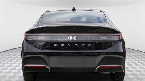 2026 Hyundai SONATA Hybrid Base