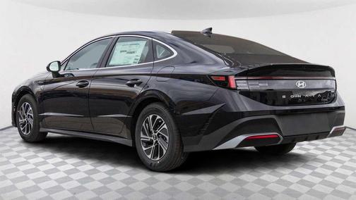 2026 Hyundai SONATA Hybrid Base