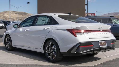 2025 Hyundai ELANTRA Limited