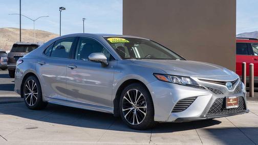 2020 Toyota Camry SE