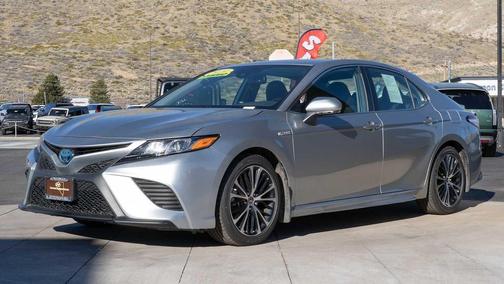 2020 Toyota Camry SE