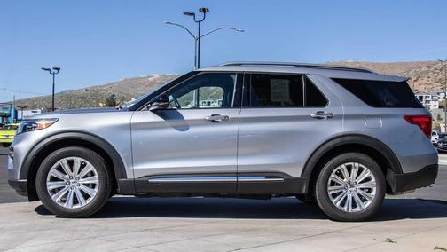 Iconic Silver Metallic 2021 Ford Explorer Limited