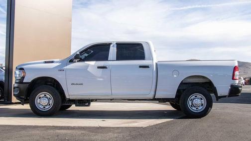 2022 RAM 2500 Tradesman Crew Cab 4x4 6'4' Box