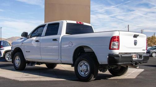 2022 RAM 2500 Tradesman Crew Cab 4x4 6'4' Box