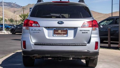 Ice Silver Metallic 2012 Subaru Outback 3.6R Limited