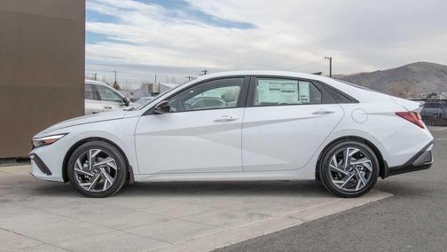 2025 Hyundai ELANTRA Sport