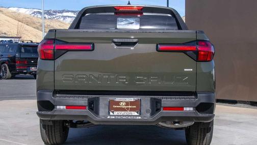 2025 Hyundai SANTA CRUZ SEL Activity