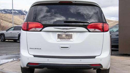 2020 Chrysler Pacifica Touring-L Plus