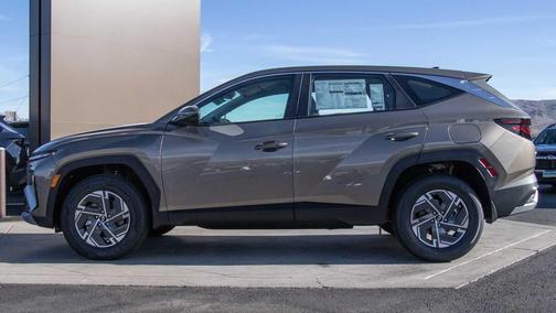 2026 Hyundai TUCSON Hybrid Blue SE