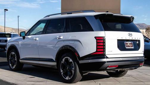 Creamy White Pearl 2026 Hyundai Palisade Hybrid Limited