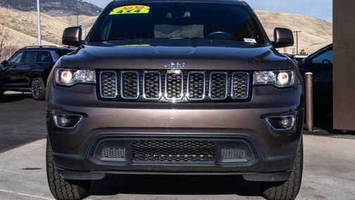 2020 Jeep Grand Cherokee Laredo