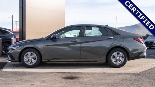 2025 Hyundai ELANTRA SE