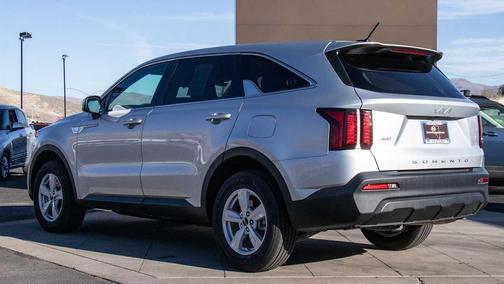 2022 Kia Sorento LX