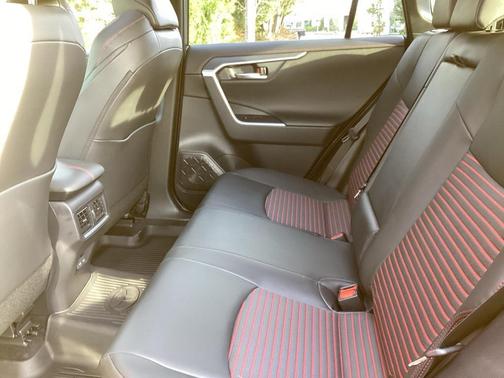 2025 Toyota RAV4 Hybrid SE