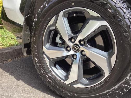 2025 Toyota RAV4 Hybrid SE