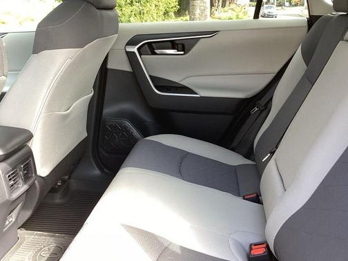 Magnetic Gray Metallic 2025 Toyota RAV4 XLE