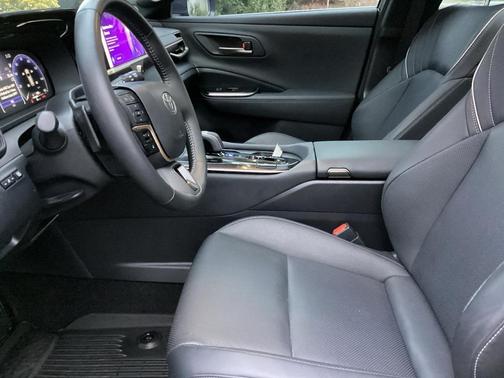 2025 Toyota Crown Signia Limited