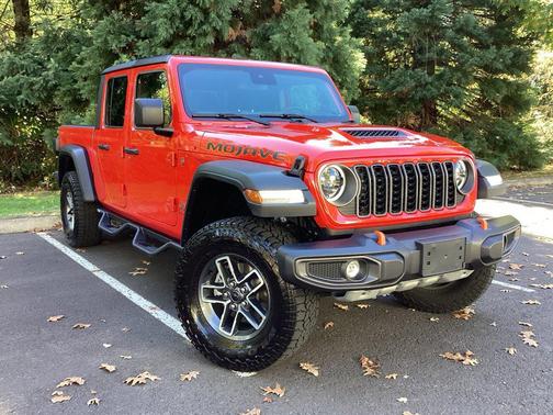 Firecracker Red Clearcoat 2025 Jeep Gladiator Mojave 4x4