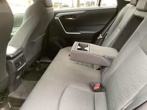 2024 Toyota RAV4 Prime SE