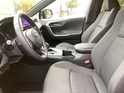 2024 Toyota RAV4 Prime SE