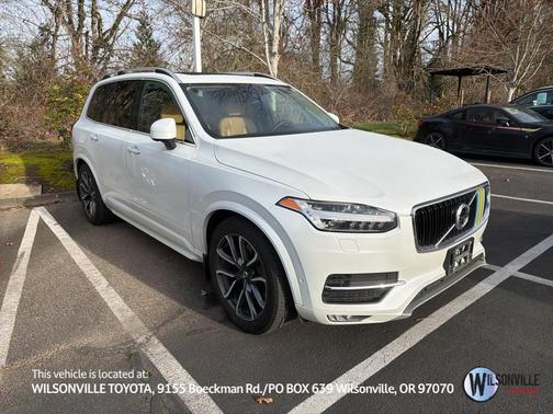 2016 Volvo XC90 T6 Momentum