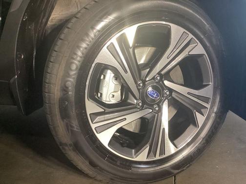 Crystal Black Silica 2024 Subaru Crosstrek Premium