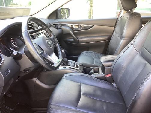 2017 Nissan Rogue Sport SL