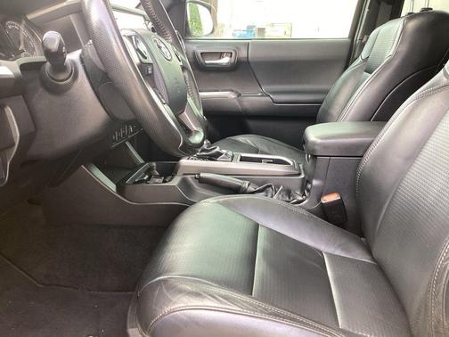 Midnight Black Metallic 2020 Toyota Tacoma TRD Off Road