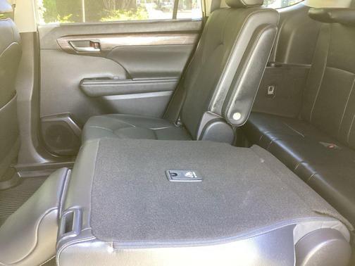 Cypress 2023 Toyota Highlander Limited