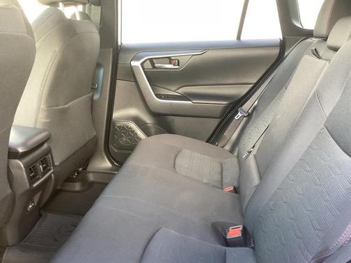2024 Toyota RAV4 Prime SE
