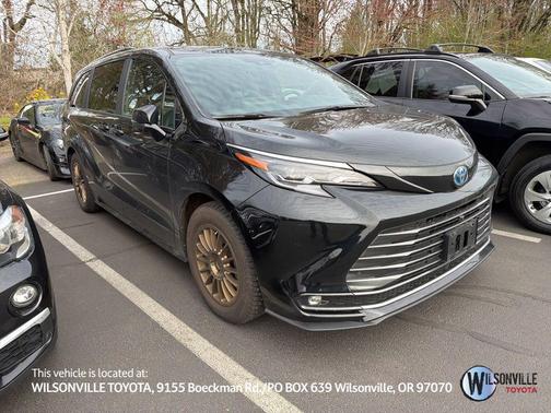 2025 Toyota Sienna Platinum
