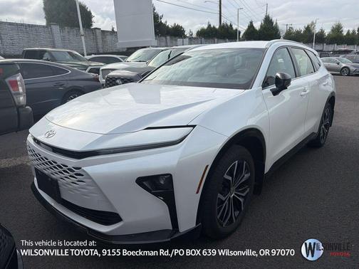 2025 Toyota Crown Signia XLE