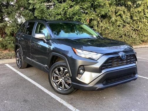 2023 Toyota RAV4 Hybrid XLE Premium