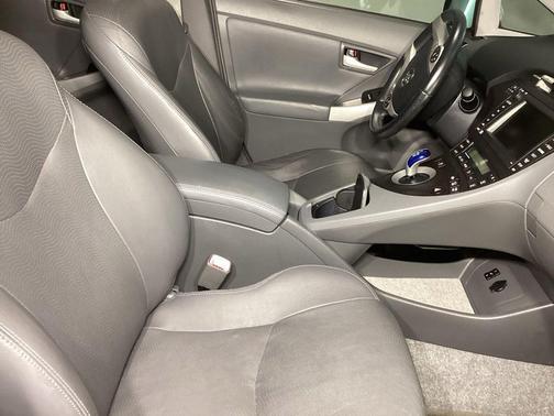 Classic Silver Metallic 2010 Toyota Prius IV