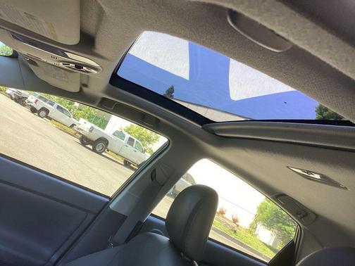 Classic Silver Metallic 2010 Toyota Prius IV