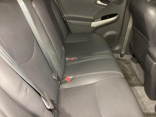 Classic Silver Metallic 2010 Toyota Prius IV