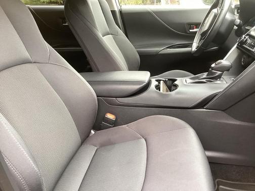 2023 Toyota Venza LE