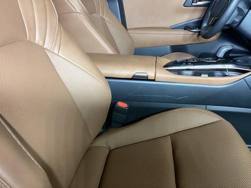 2025 Toyota Crown Signia Limited