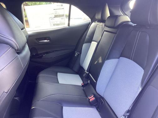 Wind Chill Pearl/Midnight Black Metallic 2026 Toyota Corolla XSE