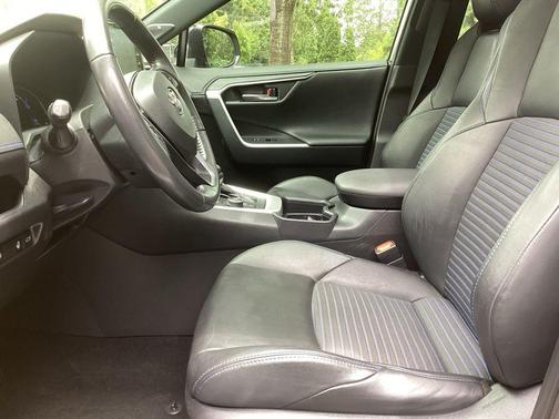 Silver Sky Metallic/Midnight Black Metallic 2021 Toyota RAV4 Hybrid SE