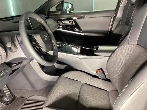 2025 Toyota bZ4X XLE