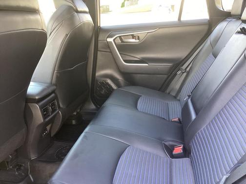 2023 Toyota RAV4 Hybrid SE