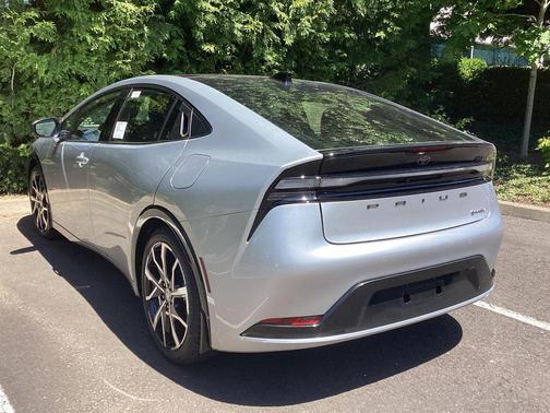 Cutting Edge 2026 Toyota Prius Plug-In Hybrid XSE