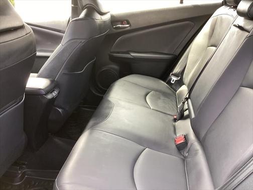 2021 Toyota Prius XLE