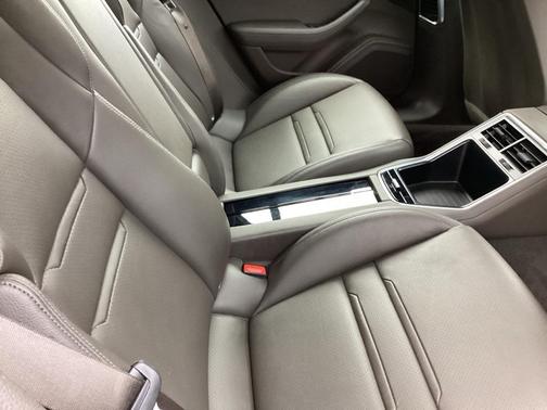 2021 Porsche Panamera Base