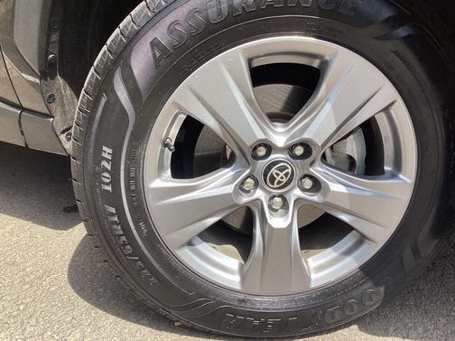 Midnight Black Metallic 2022 Toyota RAV4 XLE