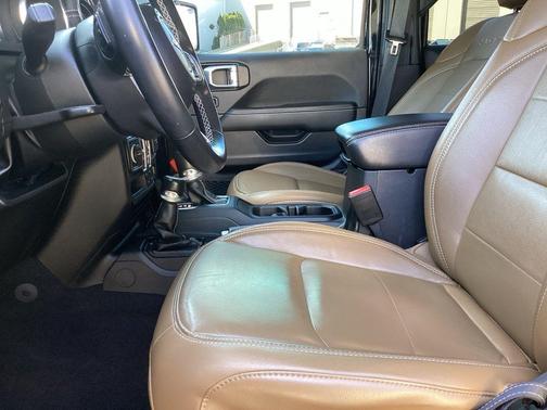 Black Clearcoat 2021 Jeep Wrangler Unlimited 4xe Sahara