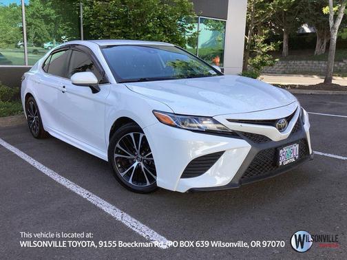 Super White 2020 Toyota Camry SE