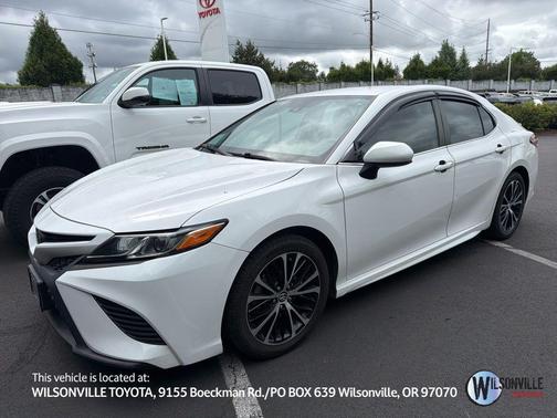 Super White 2020 Toyota Camry SE