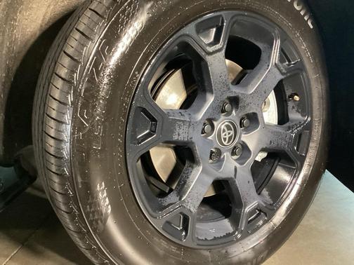 2025 Toyota Sienna Woodland Edition